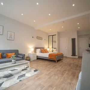  Apartment Luton Town Centre United Kingdom